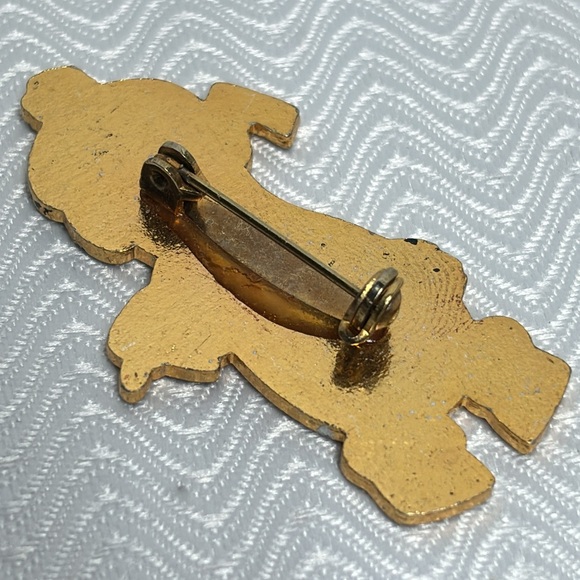 Hockey nut lapel or hat pin - Picture 3 of 3